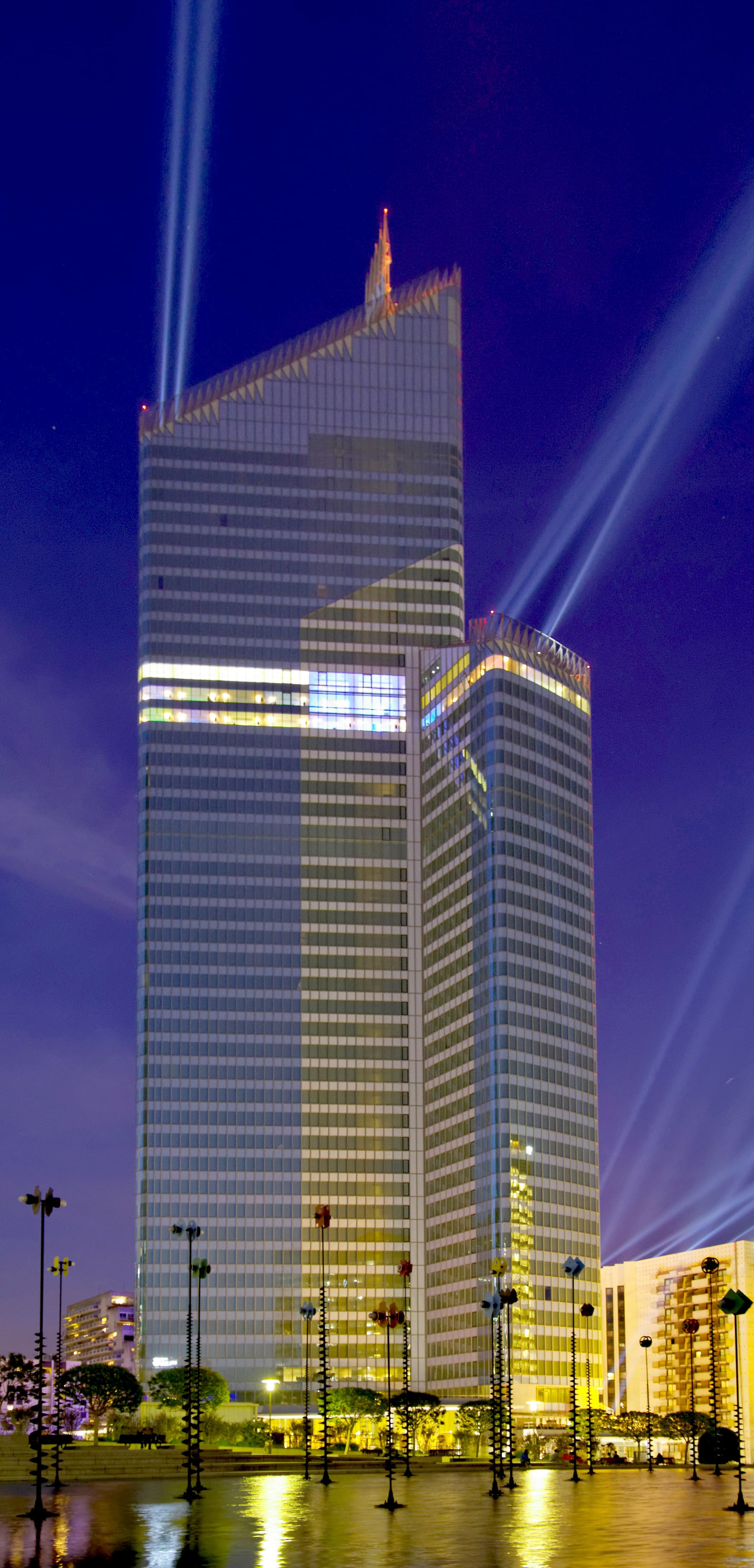 Tour First à La Défense : la plus haute tour de France revisitée par une rénovation lourde